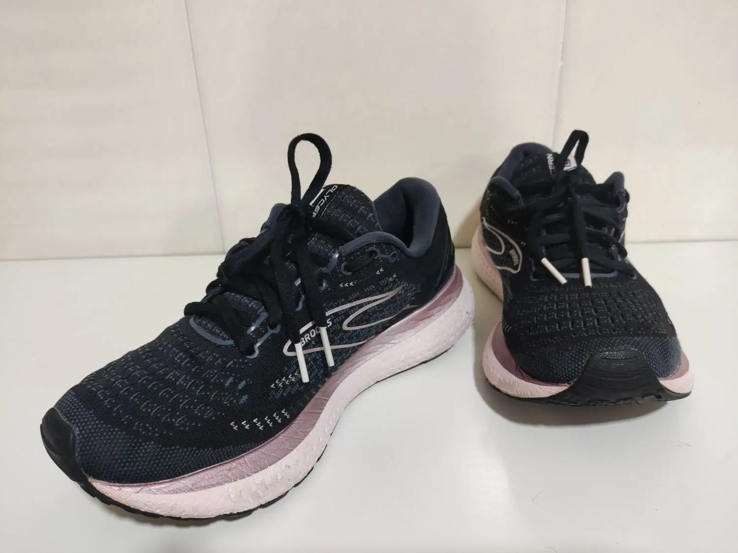 Brooks glicerin 19|کیف، کفش، کمربند|میانه, |دیوار