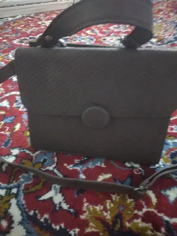 کیف|کیف، کفش، کمربند|قم, شهر قائم|دیوار