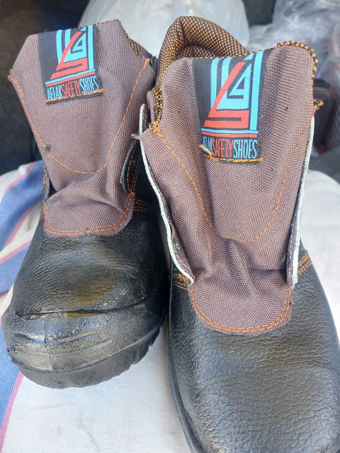 کفش ایمنی|کیف، کفش، کمربند|شهرکرد, |دیوار