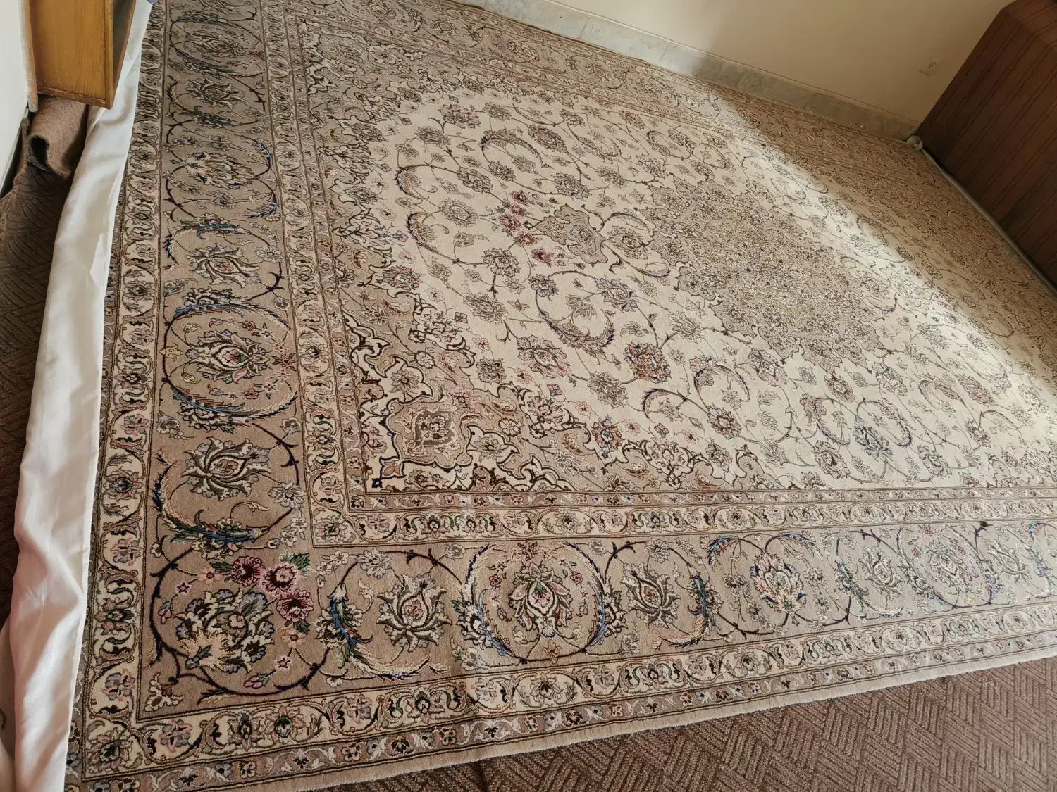 فرش ابریشم 9 متری|فرش|اصفهان, سیچان|دیوار