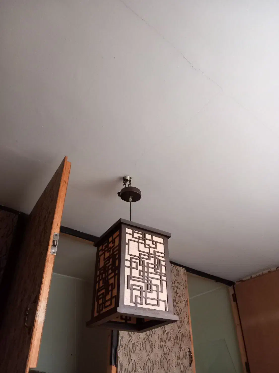 لوستر|لوستر و چراغ آویز|تهران, مینای شمالی (مخبر)|دیوار