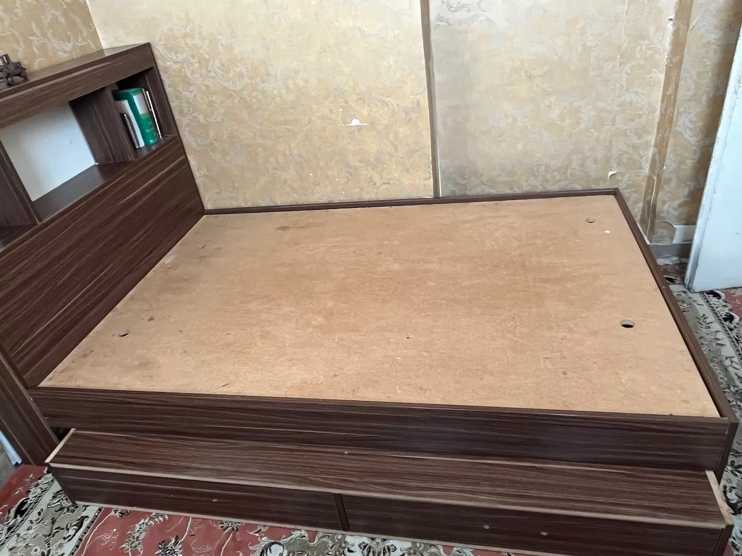 تخت|تخت و سرویس خواب|اصفهان, فرهنگیان|دیوار