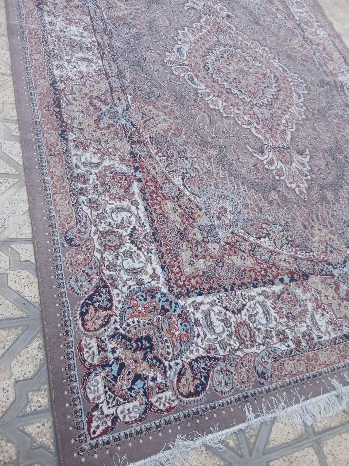 یک عدد۱۲متری|فرش|مشهد, مصلی (کارمندان اول)|دیوار