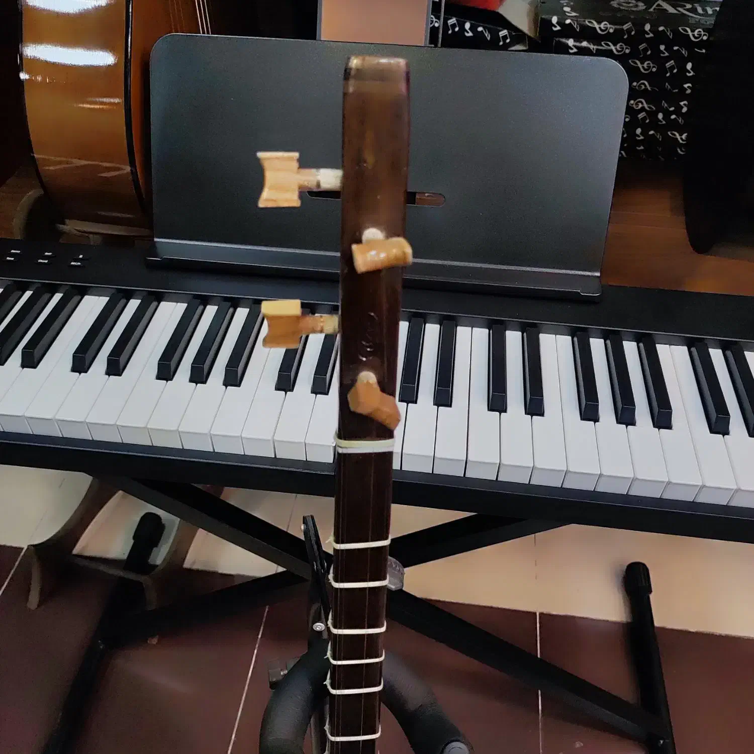 سه‌تار مفاخری،نو|سازهای سنتی|چالوس, |دیوار