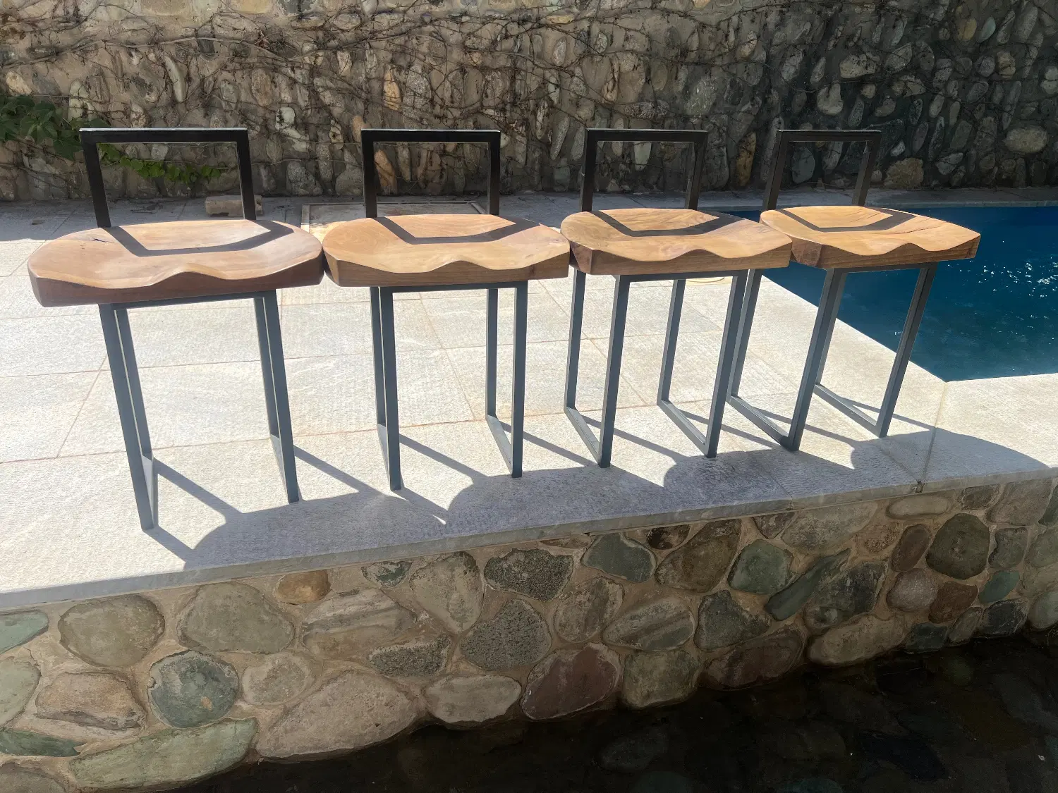 صندلی|صندلی و نیمکت|کوهسار (البرز), |دیوار