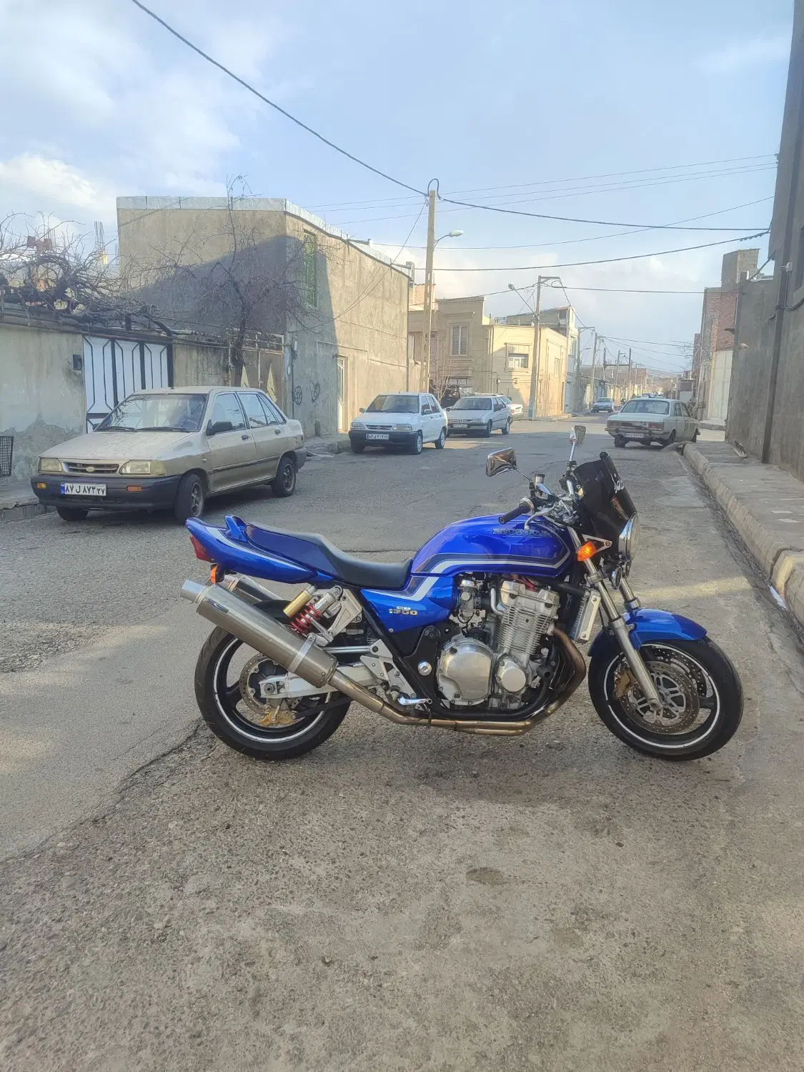 سی بی 1300|موتورسیکلت|شاهین دژ, |دیوار
