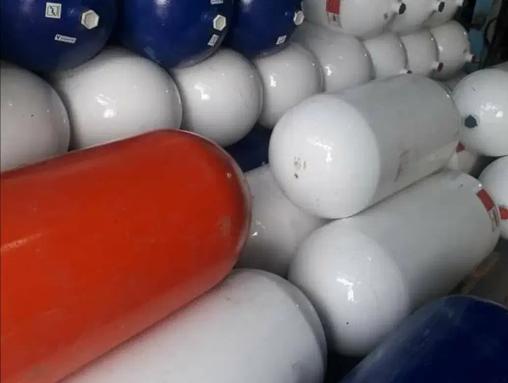 مخزن گاز منبع کپسول گازسوزخودرو CNG پژو پراید وانت|قطعات یدکی و لوازم جانبی|مشهد, کوی دروی|دیوار