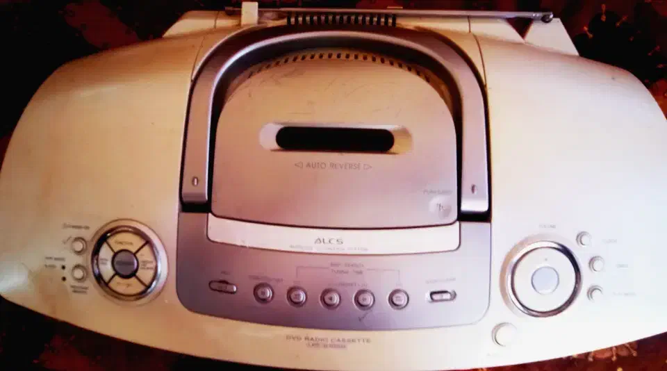 رادیو ال جی|سیستم صوتی خانگی|نجفآباد, دلگشا|دیوار