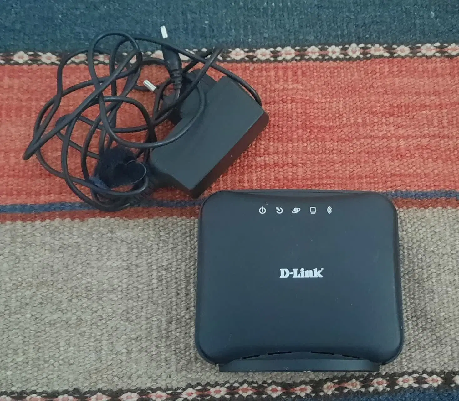مودم Dlink|مودم و تجهیزات شبکه|قم, بنیاد|دیوار