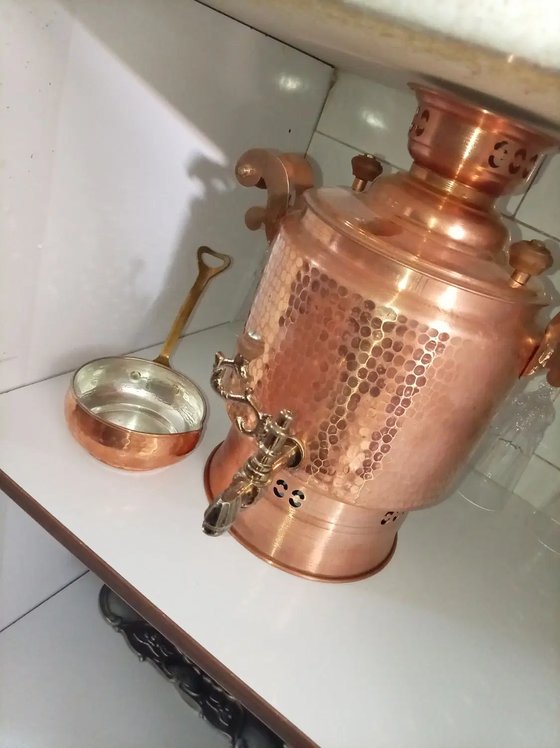 کتری مسی|قوری، کتری، قهوهساز دستی|اندیشه, اندیشه فاز ۳|دیوار