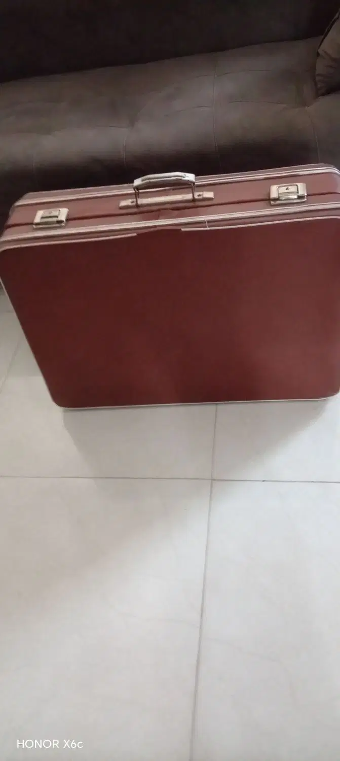 چمدان|کیف، کفش، کمربند|نیشابور, ۲۲ بهمن|دیوار