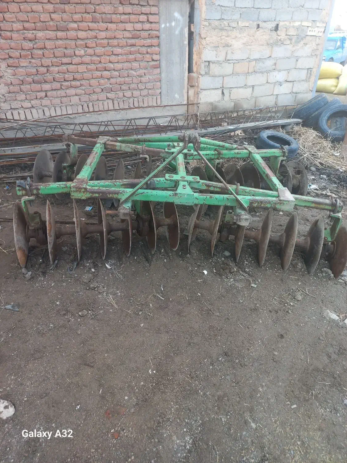 دیسک رومانی|ماشین‌آلات صنعتی|نظر کهریزی, |دیوار