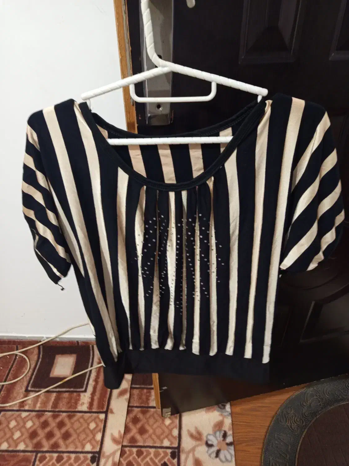 لباس|لباس|رشت, حمیدیان|دیوار