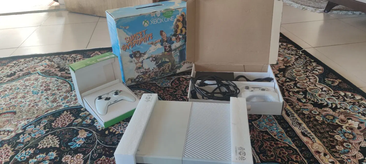 Xbox Oneسفید|کنسول، بازی ویدئویی و آنلاین|نجفآباد, فاز ۴ شهرک آزادگان|دیوار
