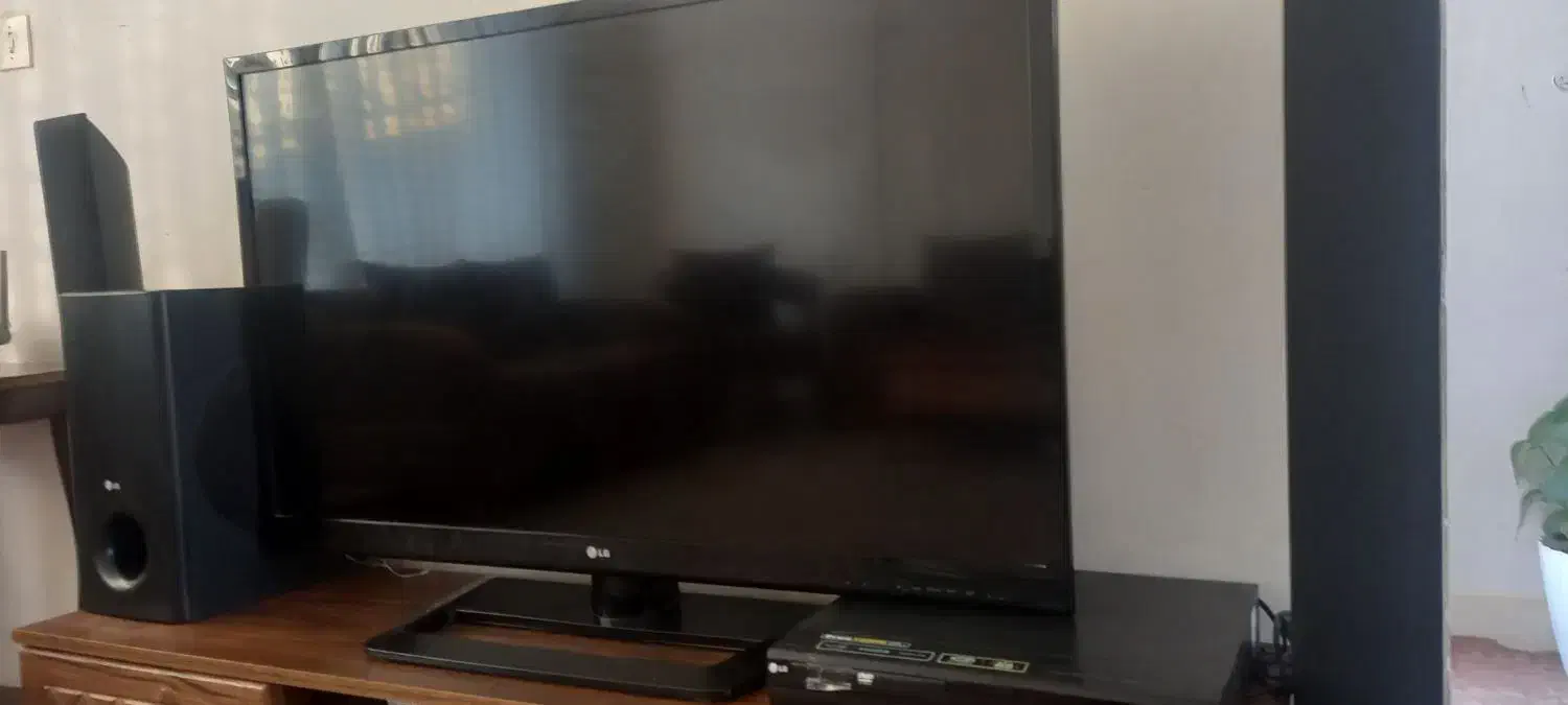 تلویزیون|تلویزیون و پروژکتور|شاهین‌شهر, فردوسی|دیوار