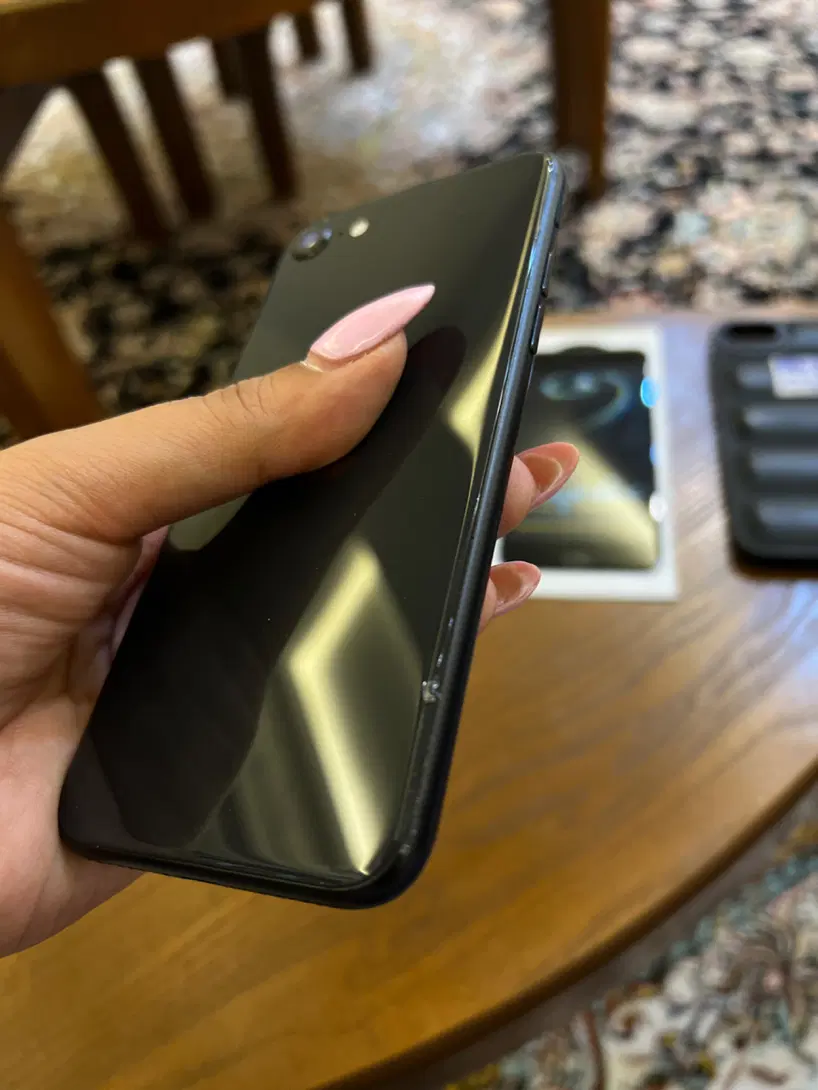 iPhone SE 2020|موبایل|چالوس, |دیوار