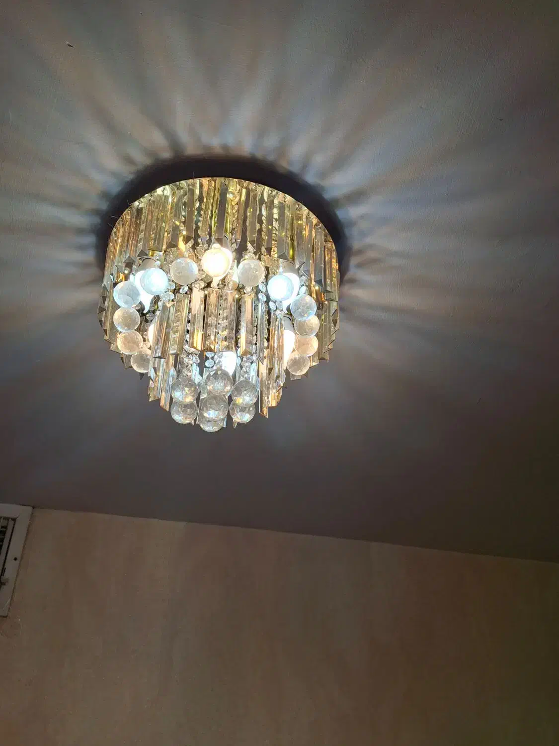 لوستر|لوستر و چراغ آویز|کرج, بنیاد|دیوار