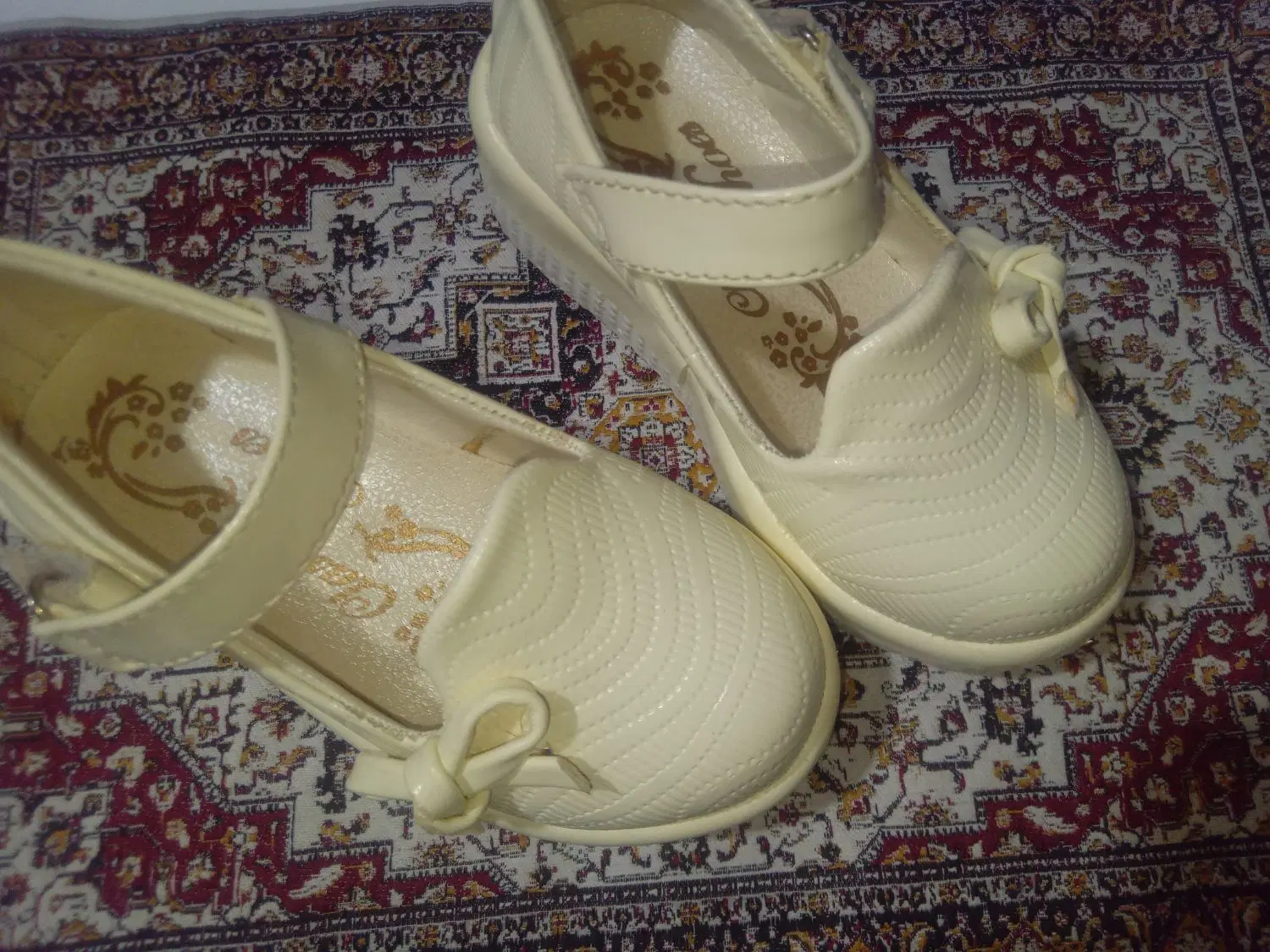 بچگانه|کفش و لباس بچه|تویسرکان, |دیوار