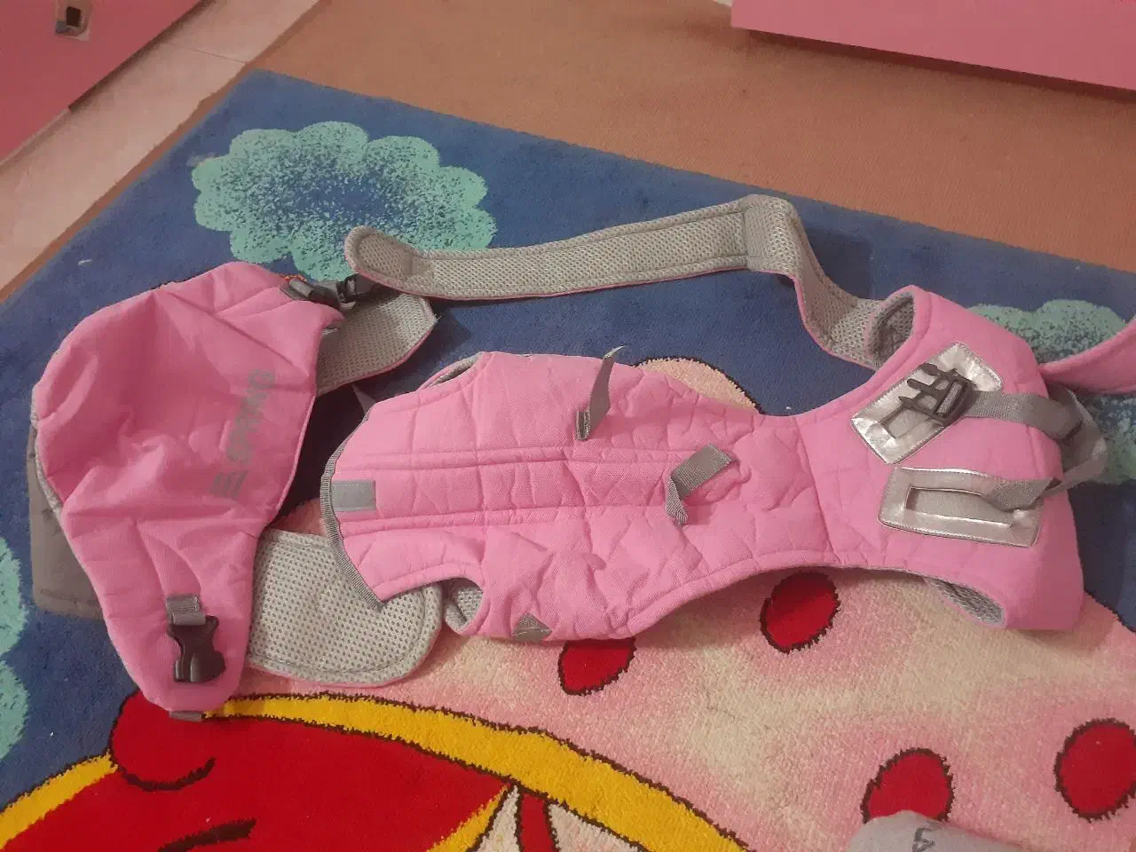 آغوشی|اسباب و اثاث بچه|برخوار, |دیوار