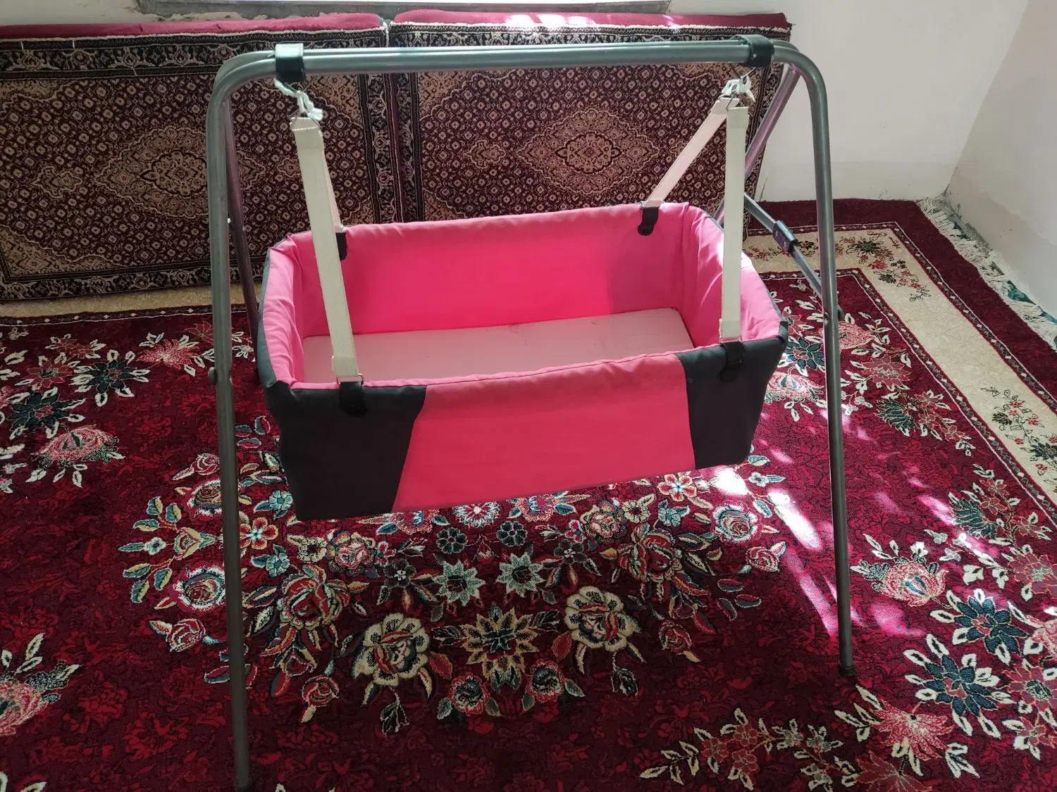 گهواره|تخت و صندلی بچه|جوانرود, |دیوار