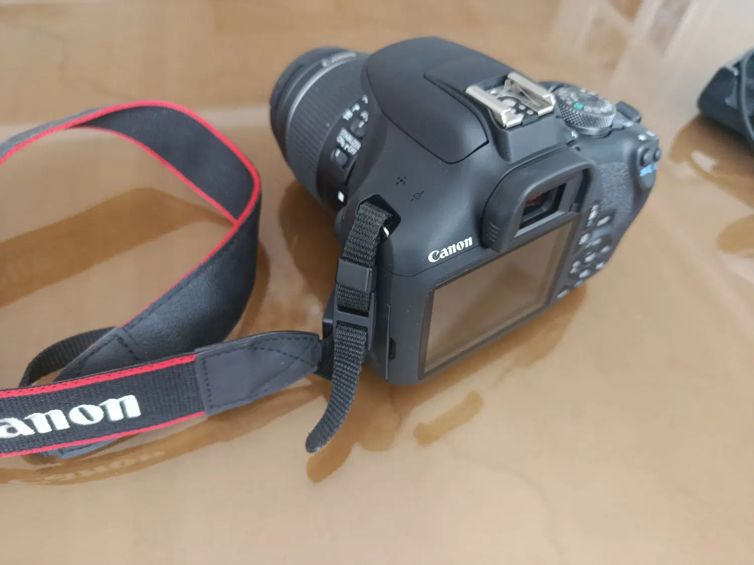 دوربین canon2000D|دوربین عکاسی و فیلم‌برداری|کرج, شهرک یاس شمالی|دیوار