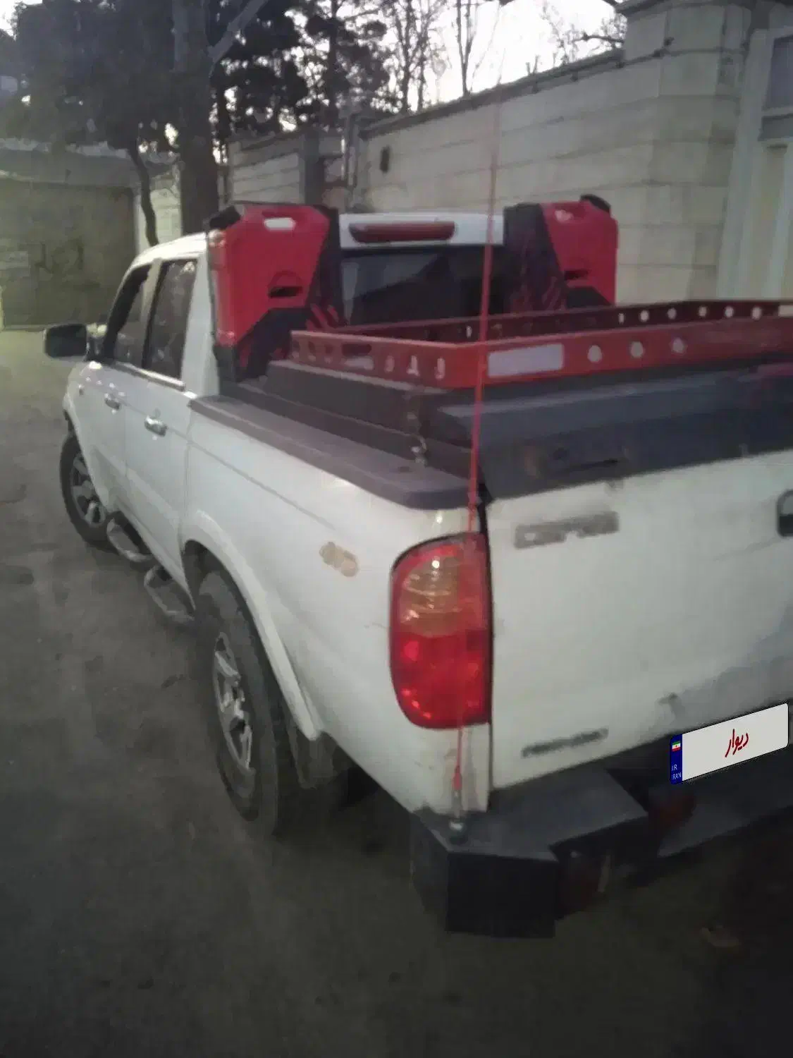 کاپرا|خودرو سواری و وانت|اندیشه, اندیشه فاز ۱|دیوار