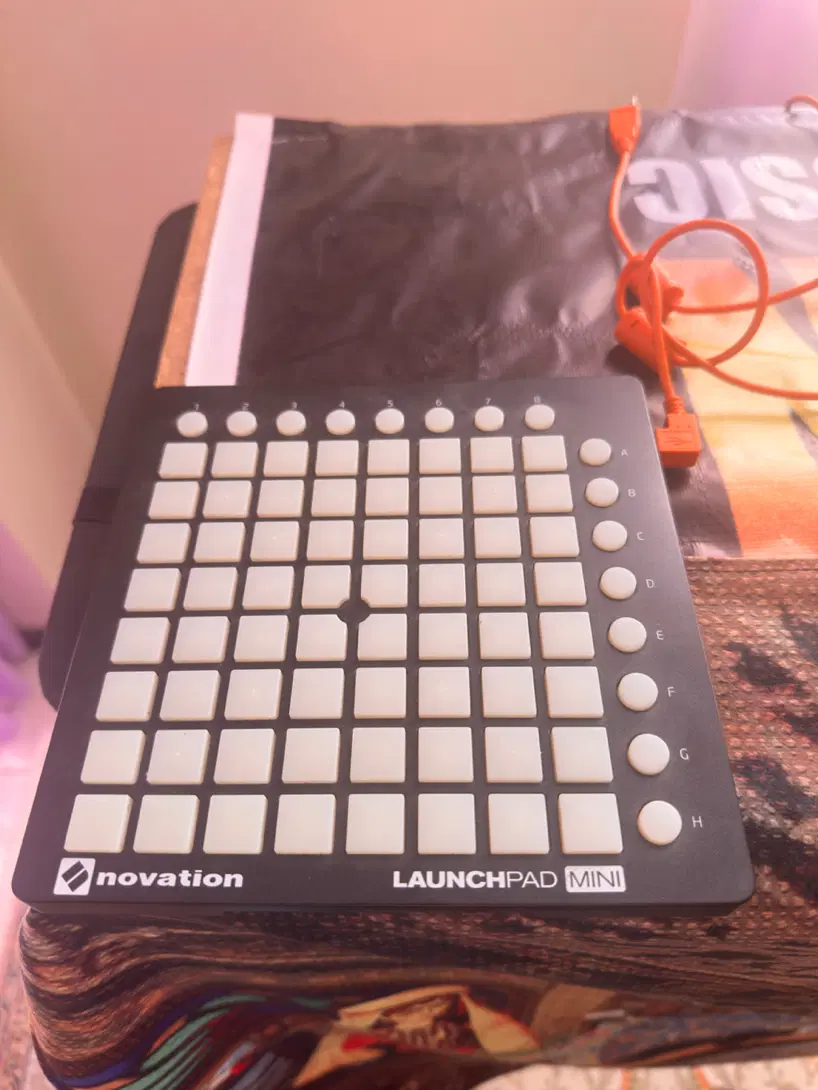 Novation Launchpad Mini MK3|پیانو، کیبورد، آکاردئون|تهران, زنجان جنوبی|دیوار