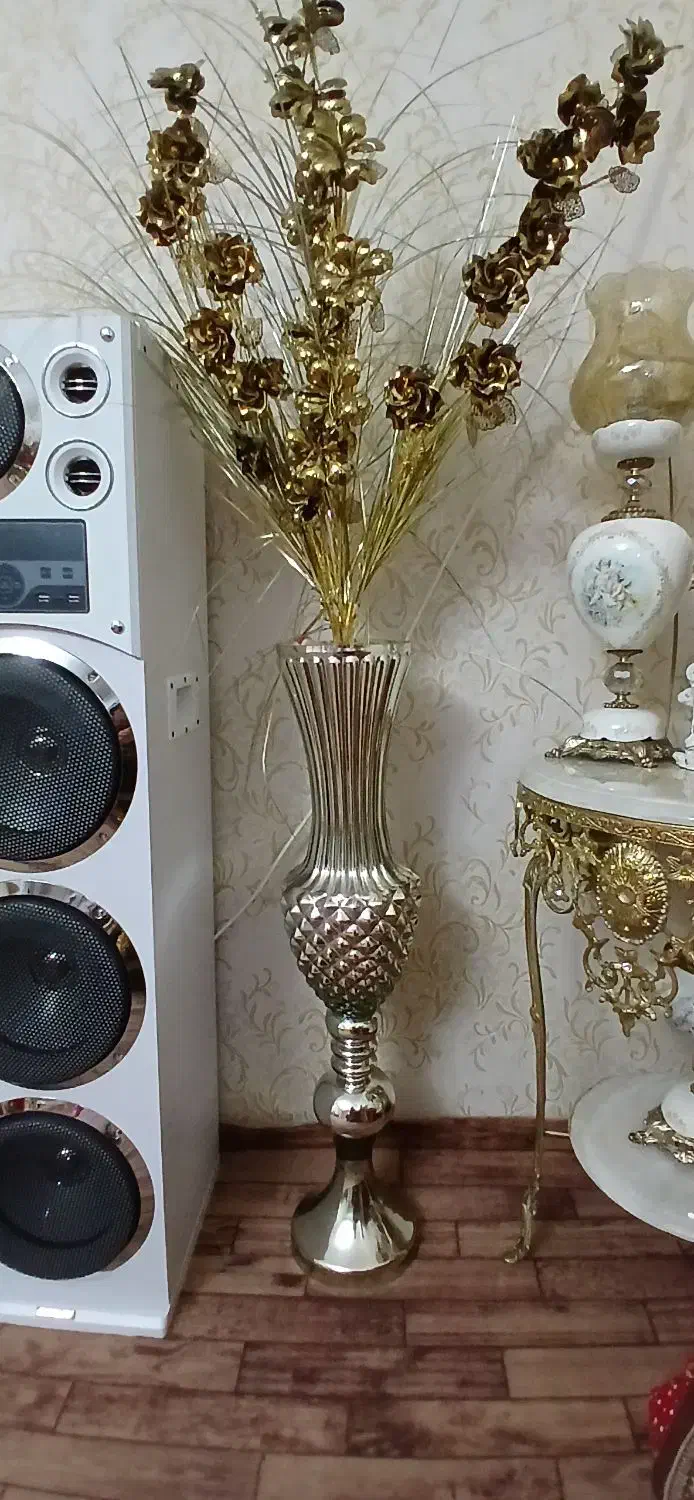 گلدان باگل|گل مصنوعی|خوی, |دیوار