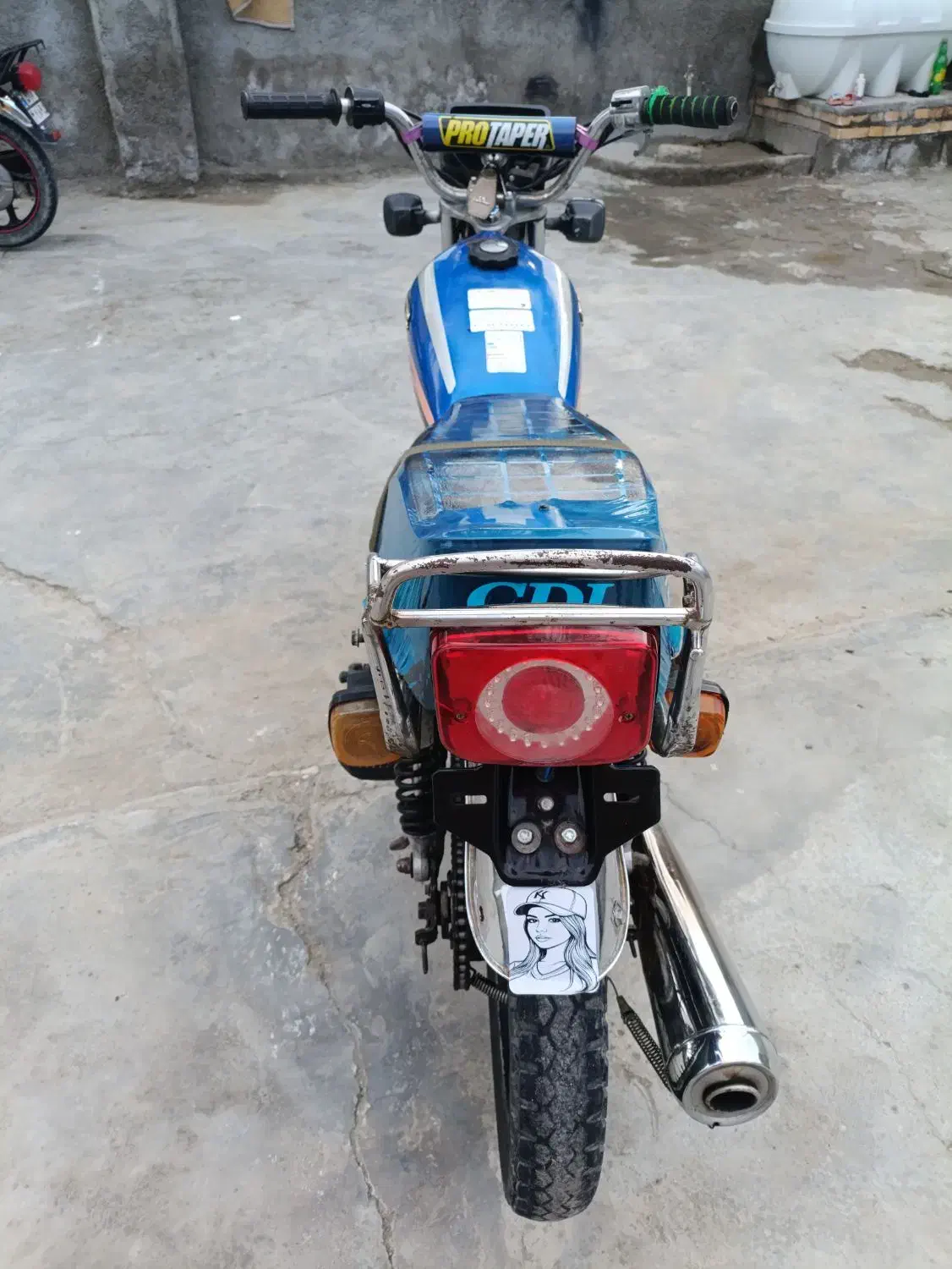 موتور ۱۲۵|موتورسیکلت|سندرک, |دیوار