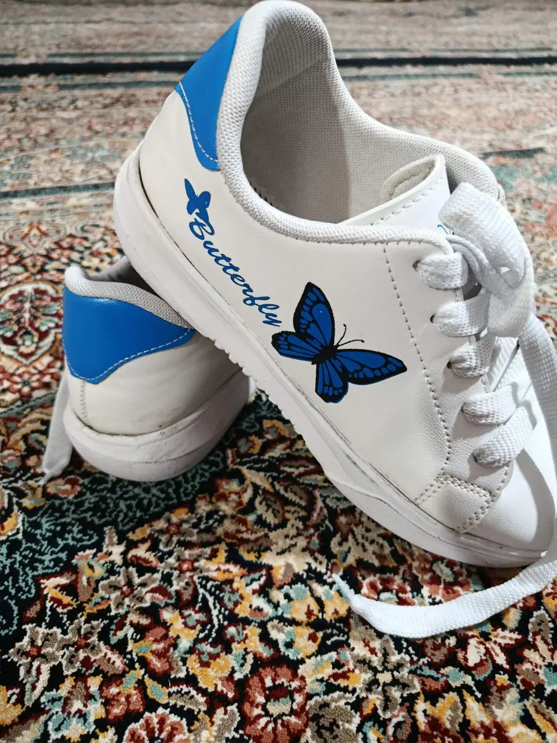 کفش کتونی|کیف، کفش، کمربند|بروجرد, |دیوار