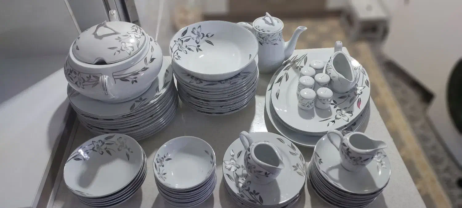 سرویس چینی کامل در حد|سرویس روتختی|قم, حقیقت|دیوار