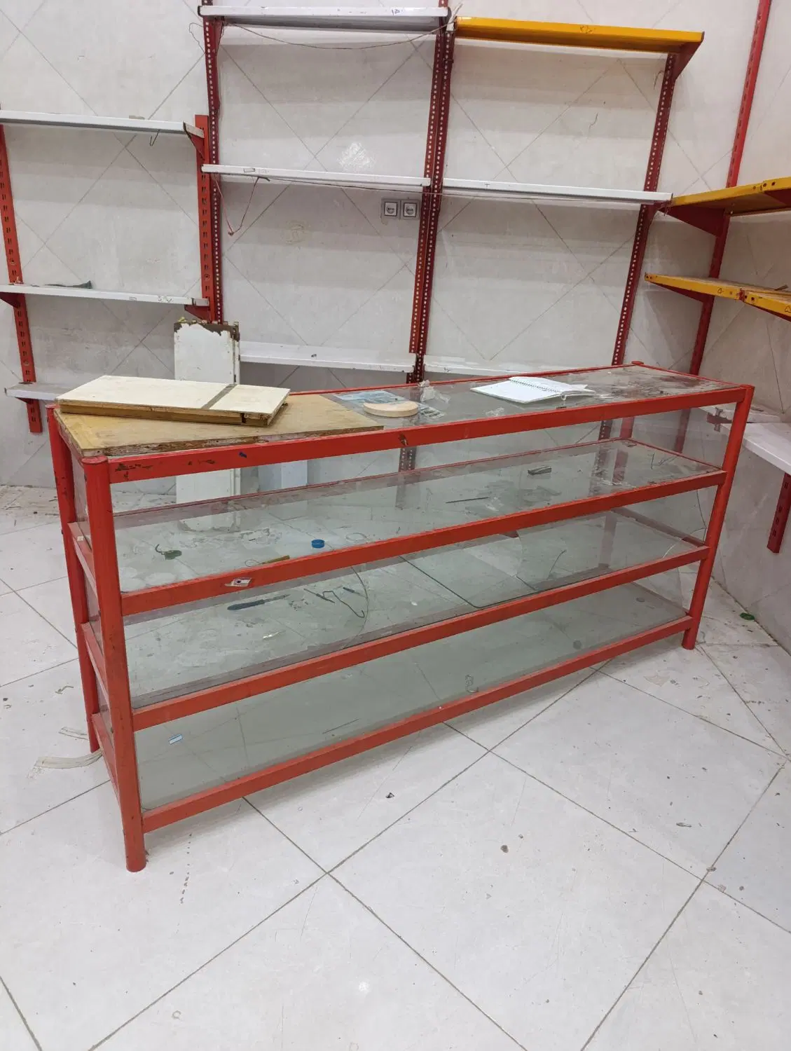 ویترین|کتابخانه، شلف، قفسه‌های دیواری|کارون, |دیوار