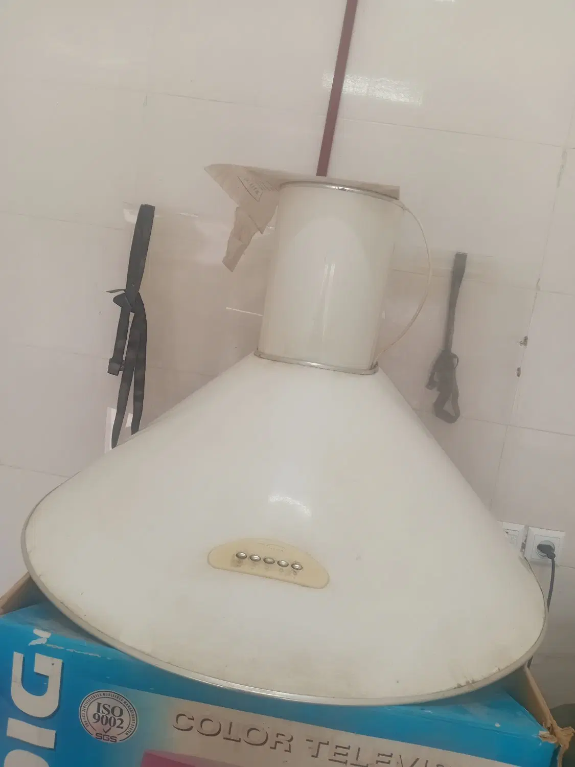 هود|هود|نیشابور, فضل|دیوار