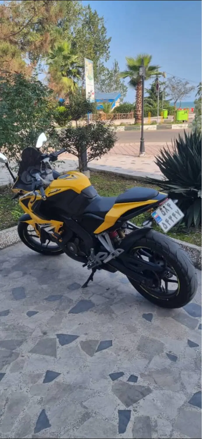 rs 200|موتورسیکلت|لاهیجان, قیام|دیوار