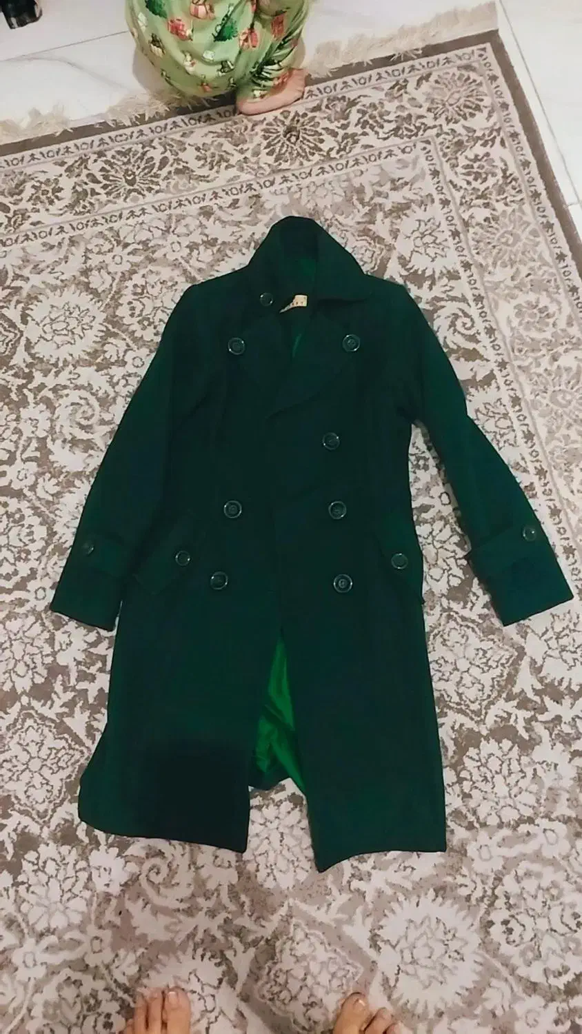 پالتو|لباس|گرمدره, |دیوار