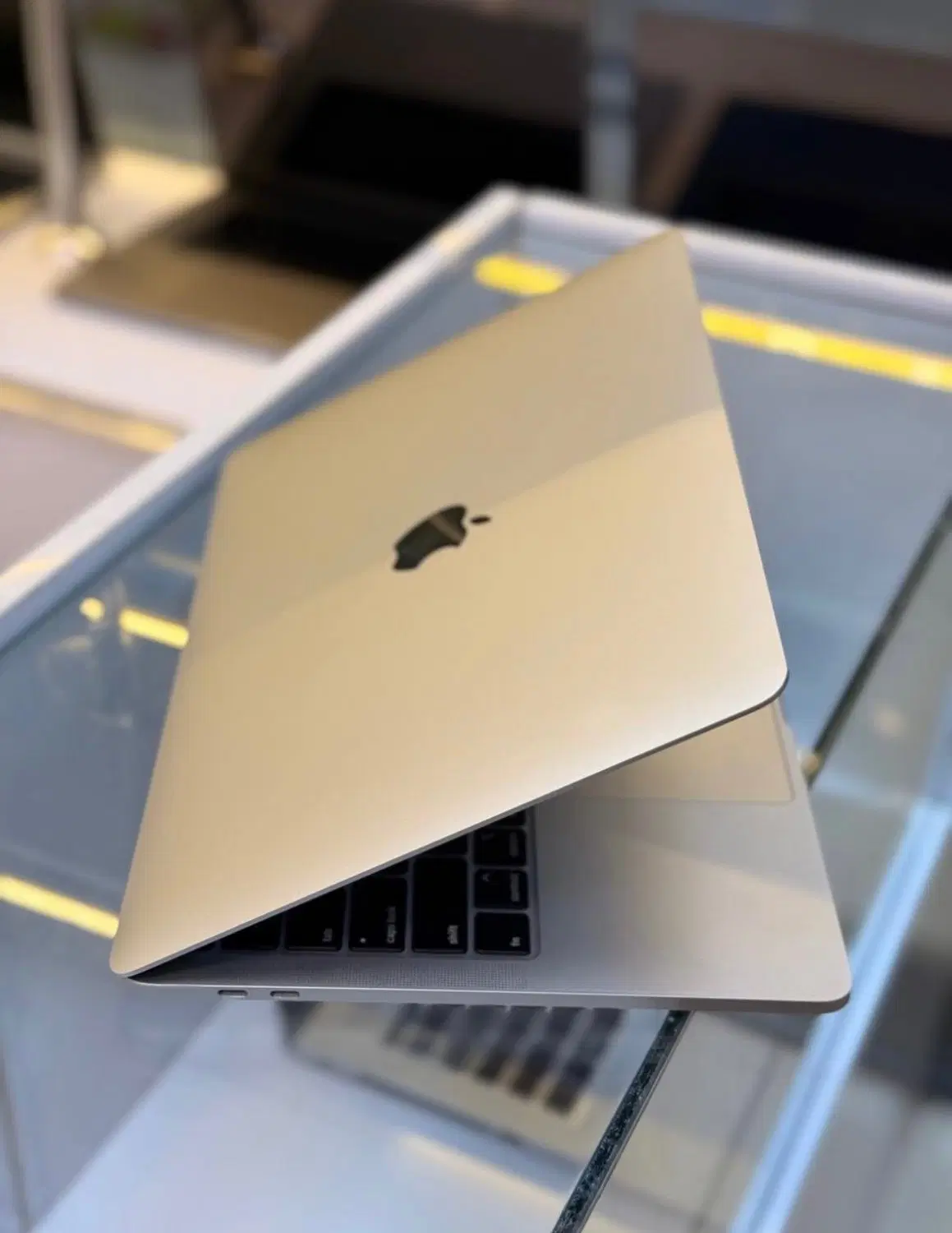 Macbook pro 2020 m1|رایانه همراه|تهران, میدان ولیعصر|دیوار