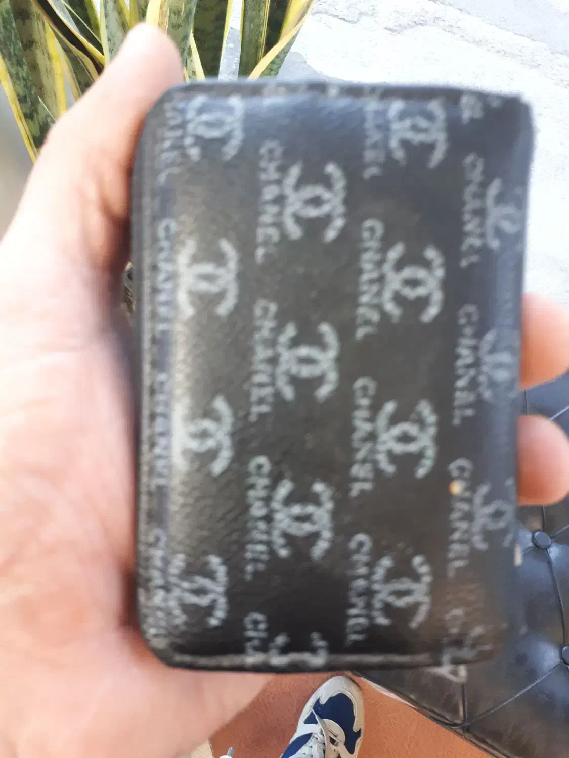 کیف مدارک|اشیا|بروجرد, |دیوار