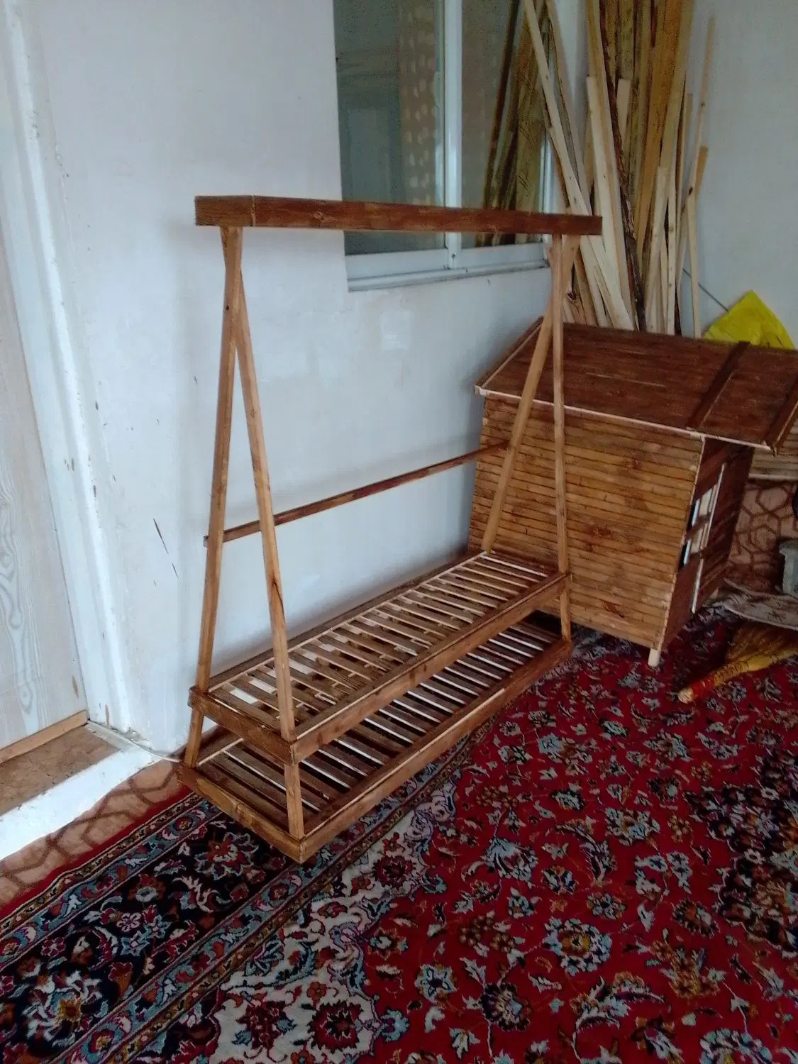 رگال|بندرخت و رخت‌آویز|خمام, |دیوار