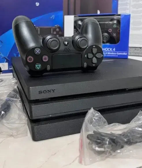 PS4 pro|کنسول، بازی ویدئویی و آنلاین|سمنان, |دیوار