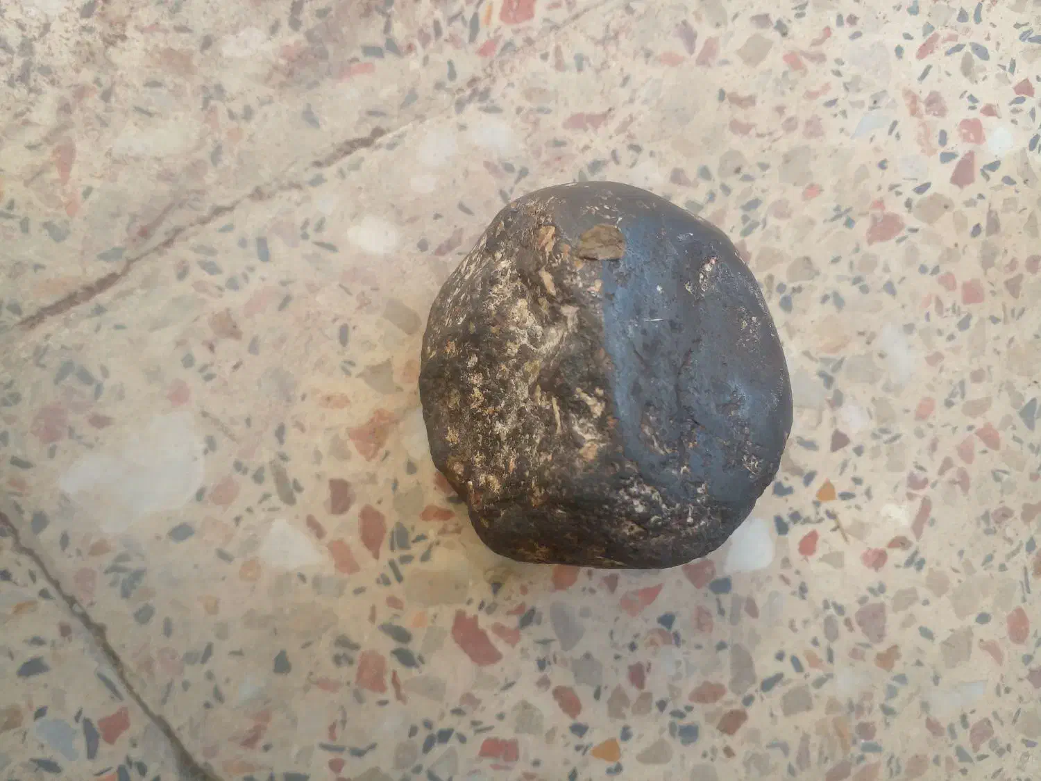 شهاب سنگ|کلکسیون اشیاء عتیقه|اراک, |دیوار