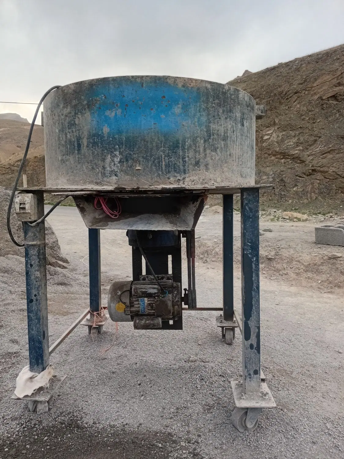 بتونر|ماشین‌آلات صنعتی|سیروان, |دیوار
