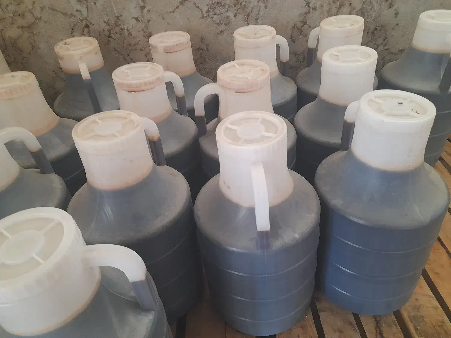 شیره خرما|خوردنی و آشامیدنی|آبپخش, |دیوار