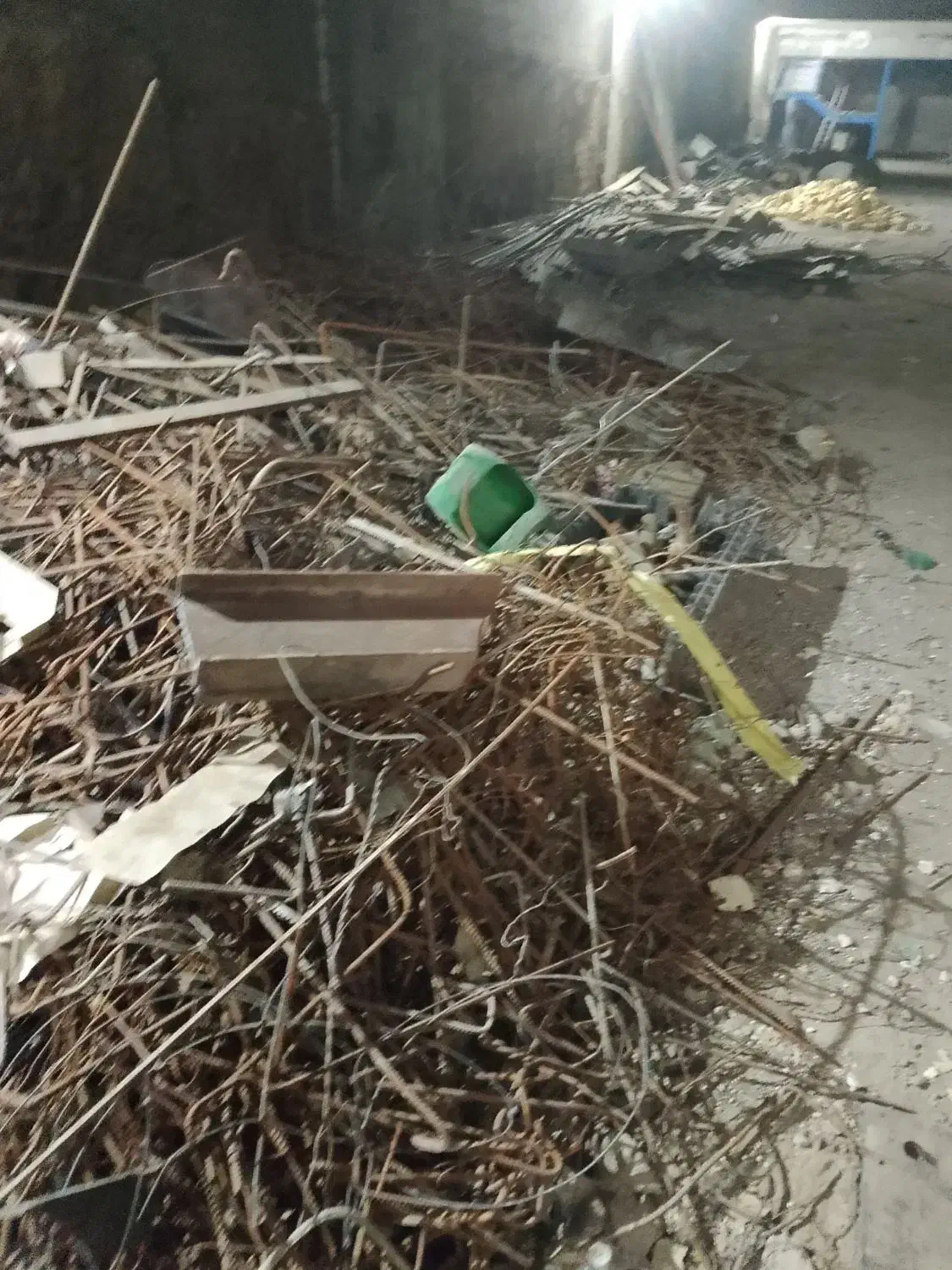 خریدو فروش ضایعات آهن چدن درپنجره خورده ریزانباری|عمده‌فروشی|شاندیز, |دیوار