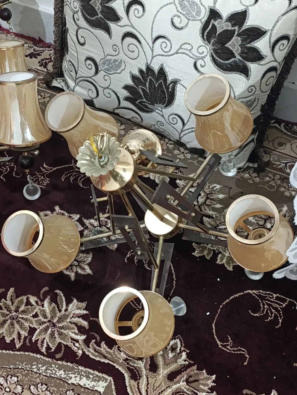 لوستر|لوستر و چراغ آویز|بندر گناوه, |دیوار
