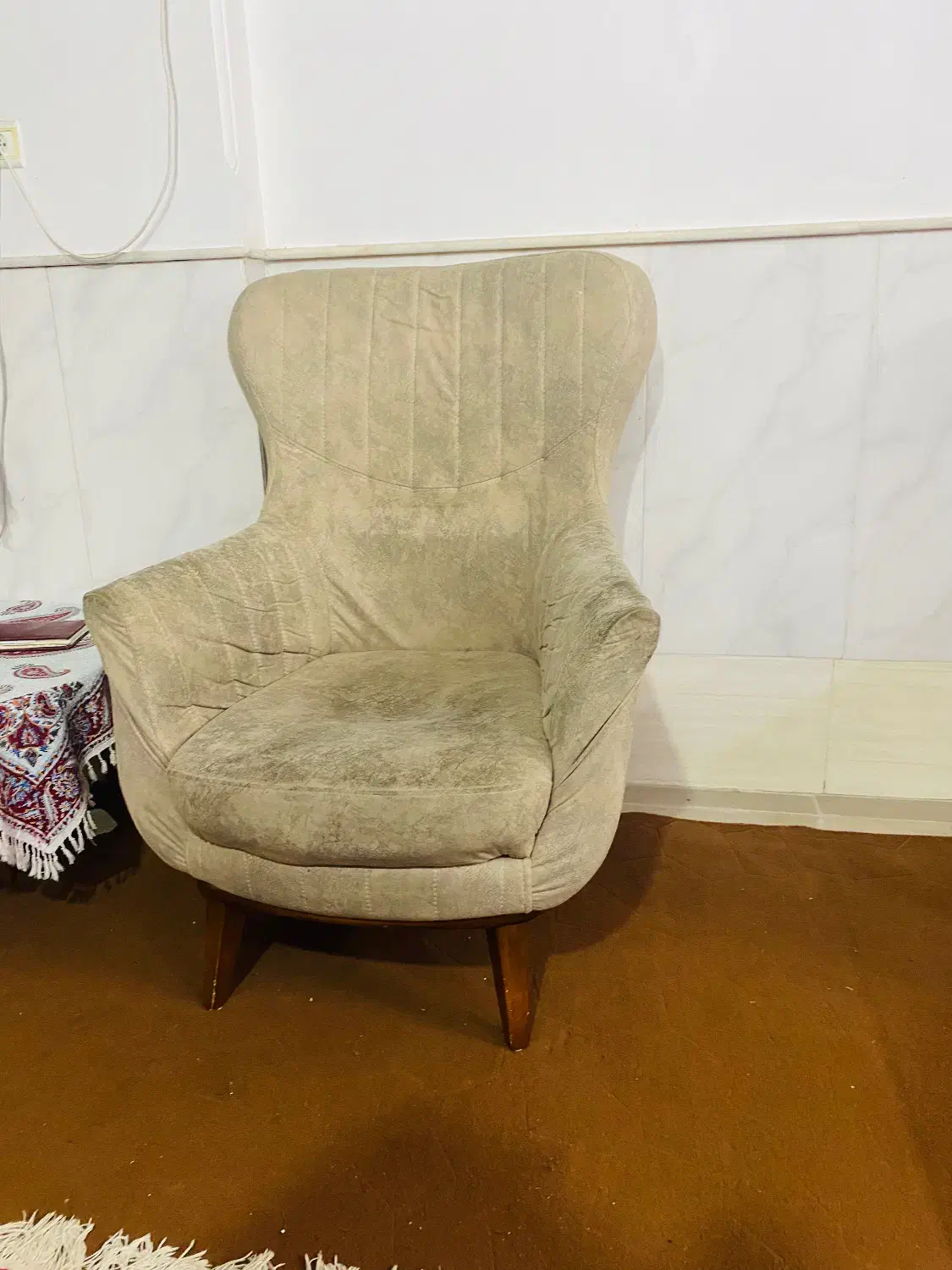 مبل راحتی|مبلمان خانگی و میز عسلی|قم, قلعه عموحسین|دیوار