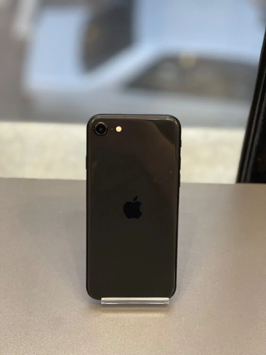 iPhone SE 2020|موبایل|شاندرمن, |دیوار