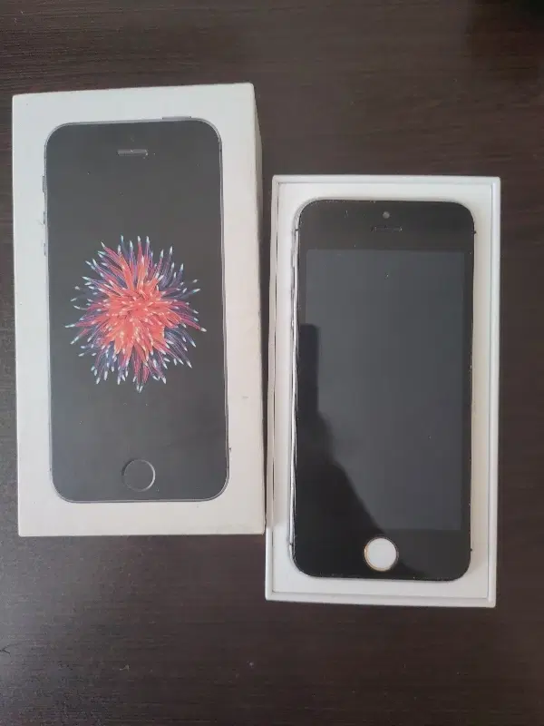 iphon SE|موبایل|اصفهان, مفتح|دیوار