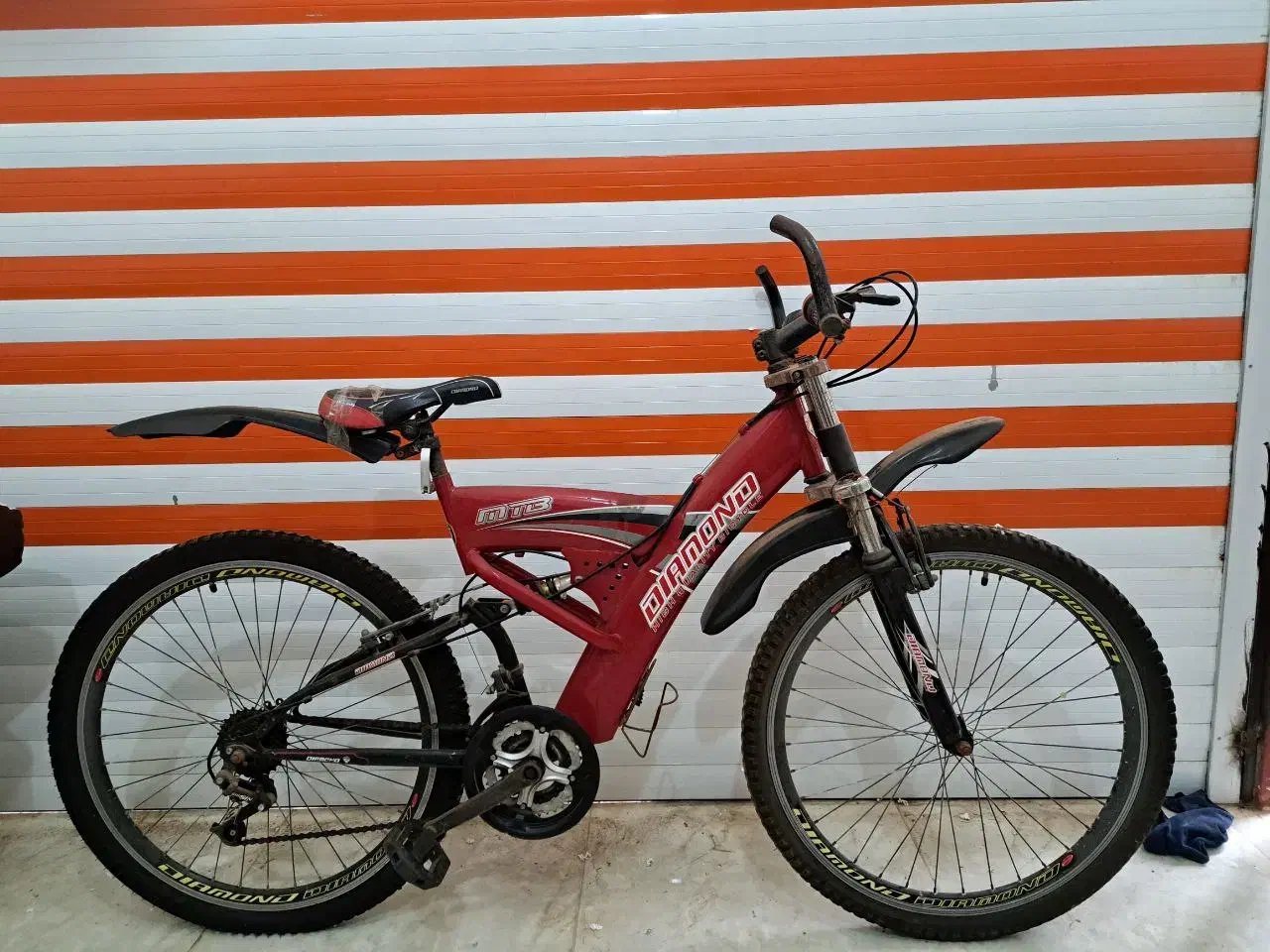 دوچرخه|دوچرخه، اسکیت، اسکوتر|پاوه, |دیوار