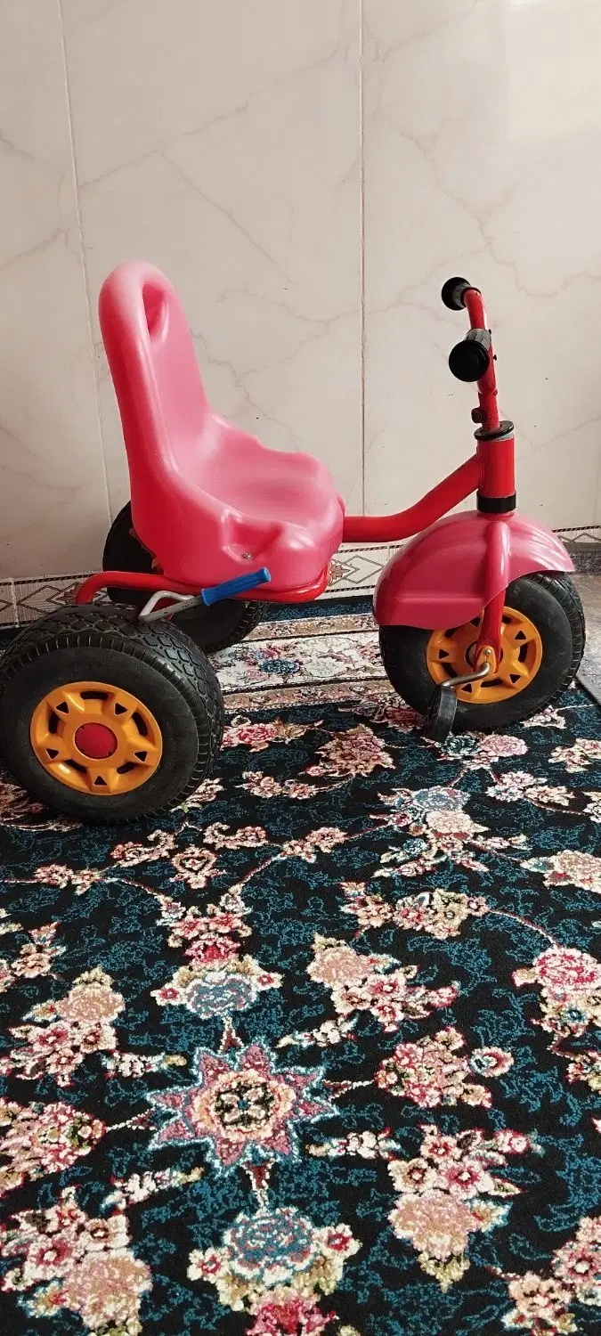سه چرخه|دوچرخه، اسکیت، اسکوتر|کلاشی, |دیوار