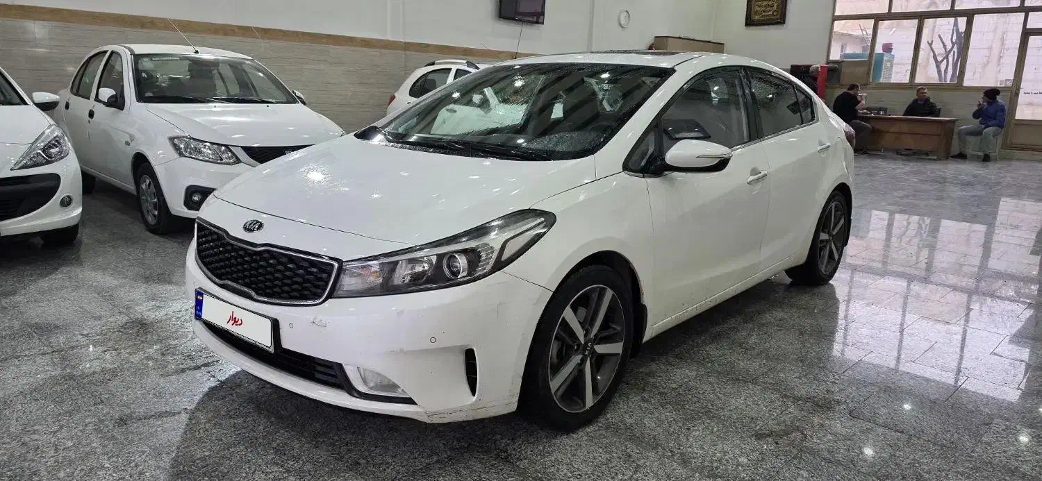 سراتو|خودرو سواری و وانت|میانه, |دیوار